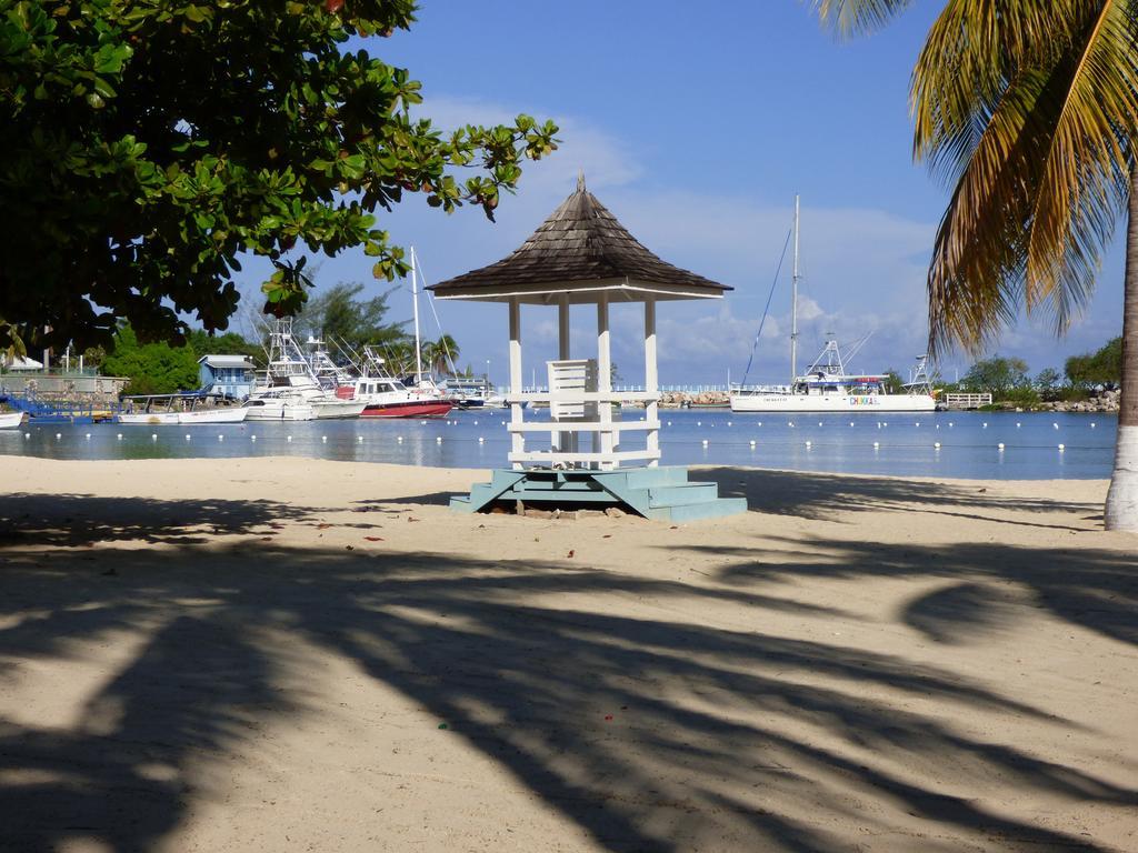 Beach One Bedroom Suite C5 Ocho Rios Buitenkant foto