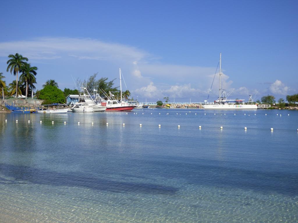 Beach One Bedroom Suite C5 Ocho Rios Buitenkant foto
