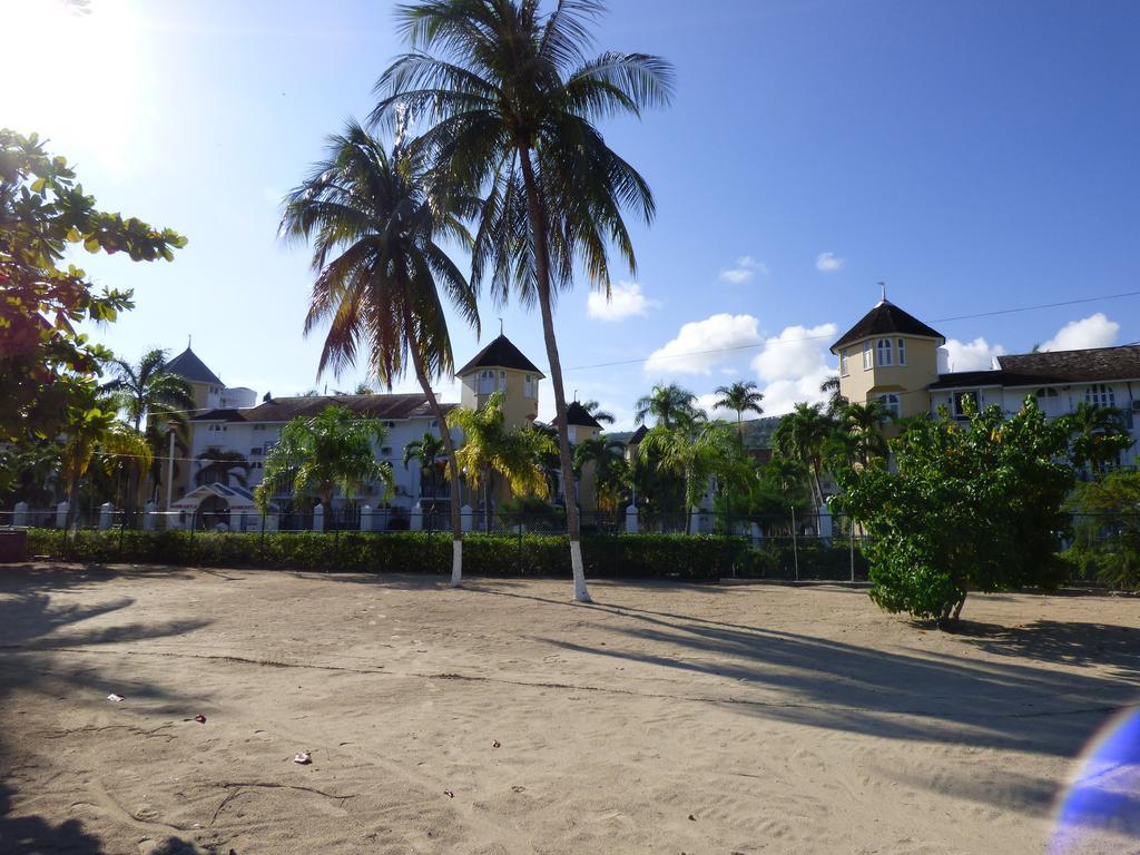 Beach One Bedroom Suite C5 Ocho Rios Buitenkant foto