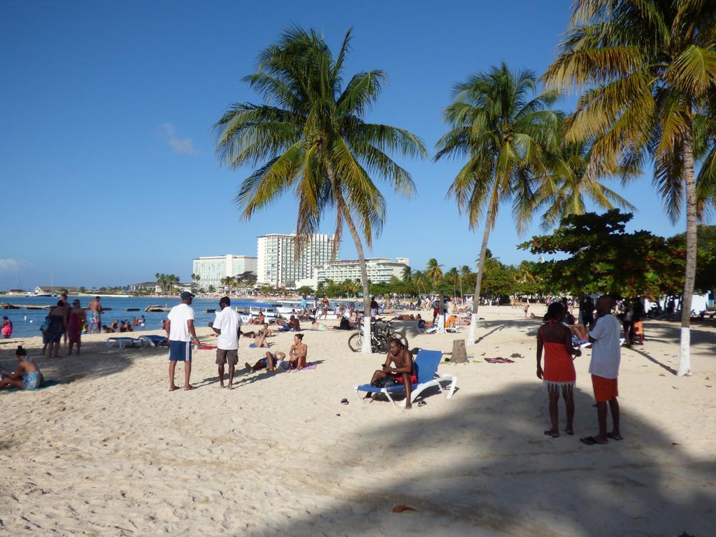 Beach One Bedroom Suite C5 Ocho Rios Buitenkant foto