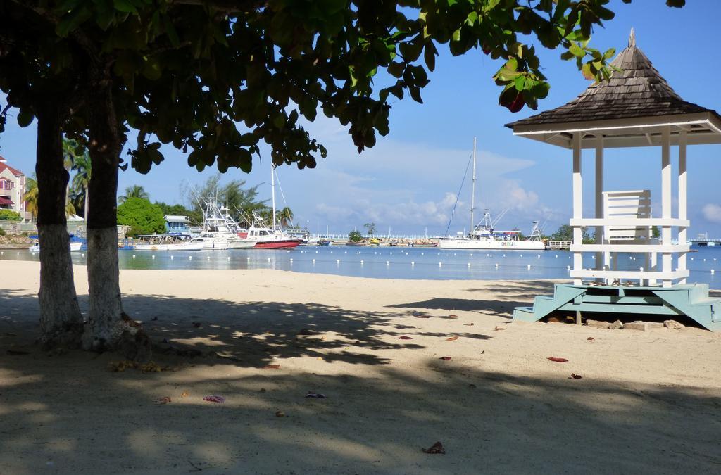 Beach One Bedroom Suite C5 Ocho Rios Buitenkant foto